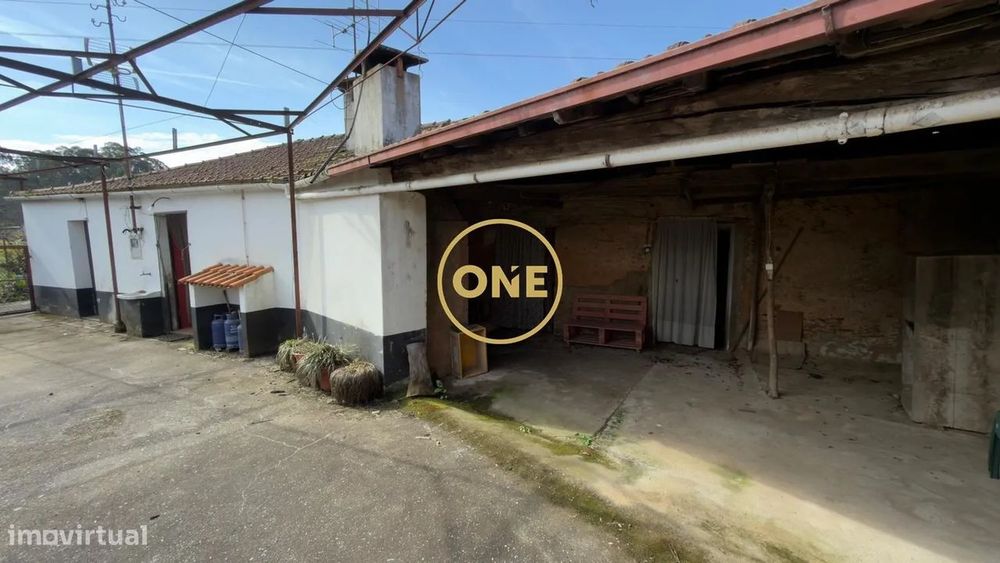 Moradia T3 em Oliveira de Azeméis para restauro