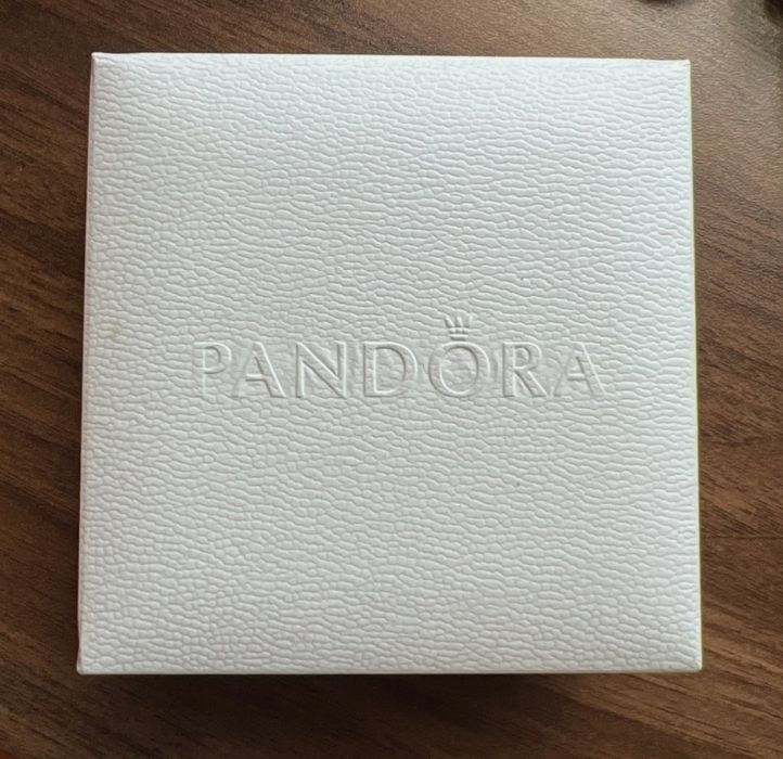 Pulseira Pandora com 8 Charms