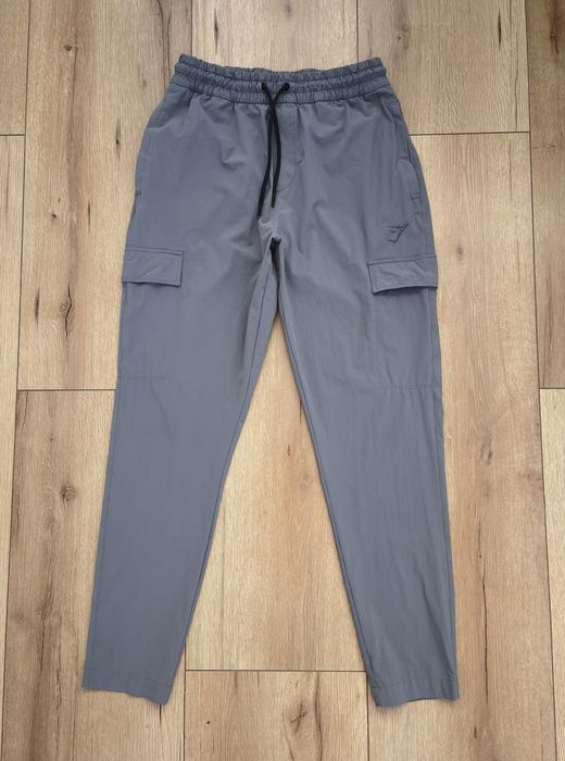 Gymshark męskie spodnie sportowe cargo w rozmiarze M