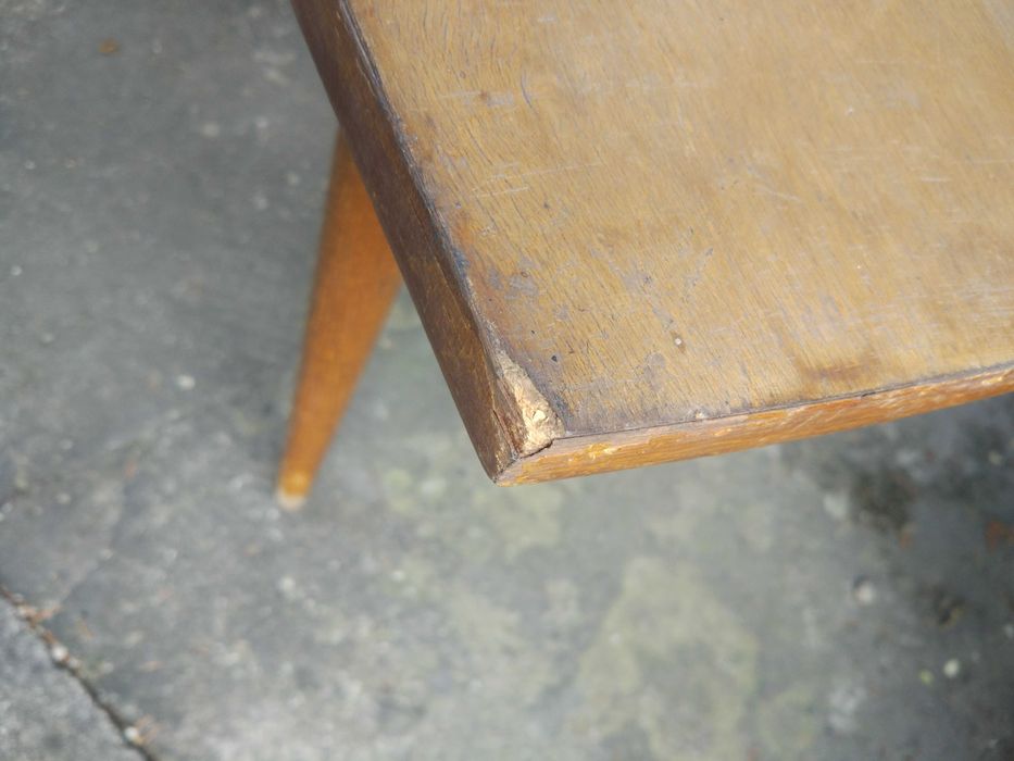 Stolik  jamnik do sofy