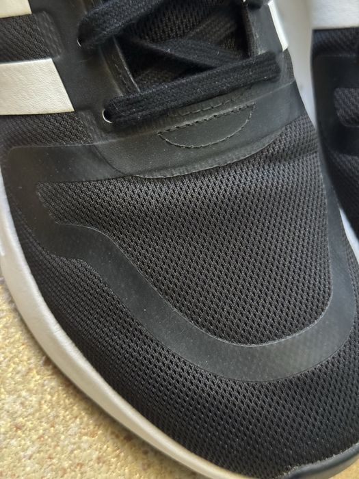 Tenis adidas leve