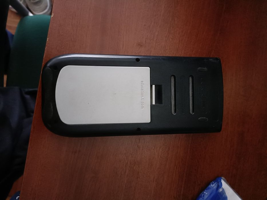 Calculadora Ti-84 pois Texas Instruments