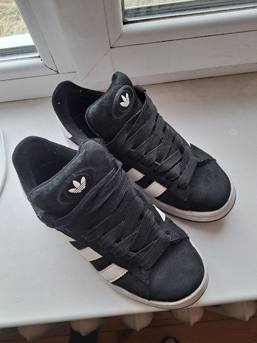 Взуття кросівки 38