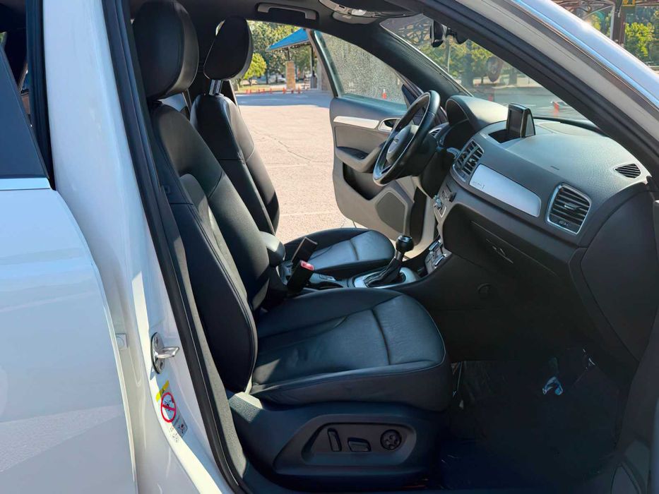 Audi Q3      2015