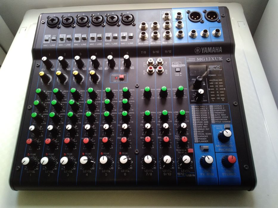 Mesa de mistura Yamaha MG12XUK