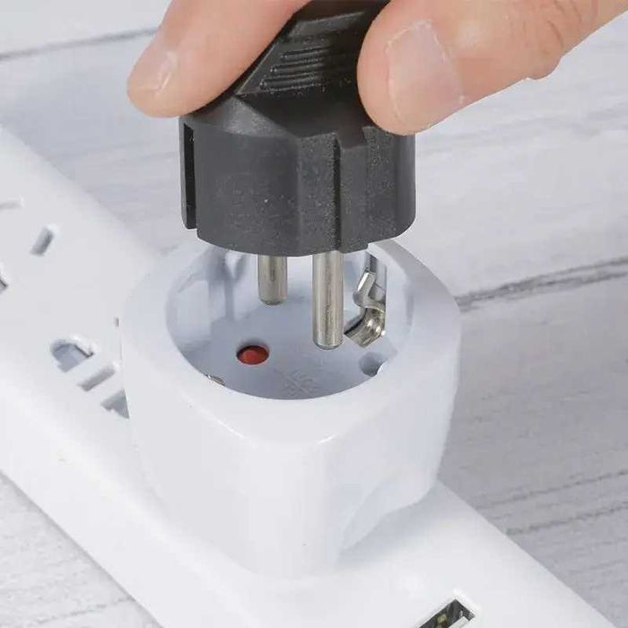 Переходник с китайской розетки на евровилку с заземлением (CN to EU)