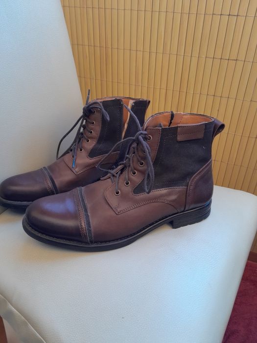 Botas de homem castanhas