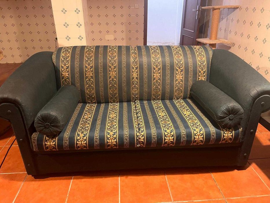 Sofás dois lugares e mais dois de um lugar