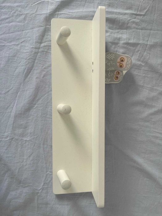 Cabide de parede infantil IKEA com prateleira - branco