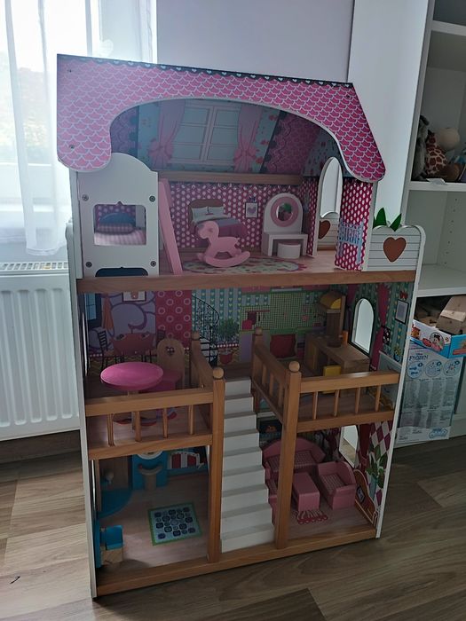 Domek dla lalek z akcesoriami