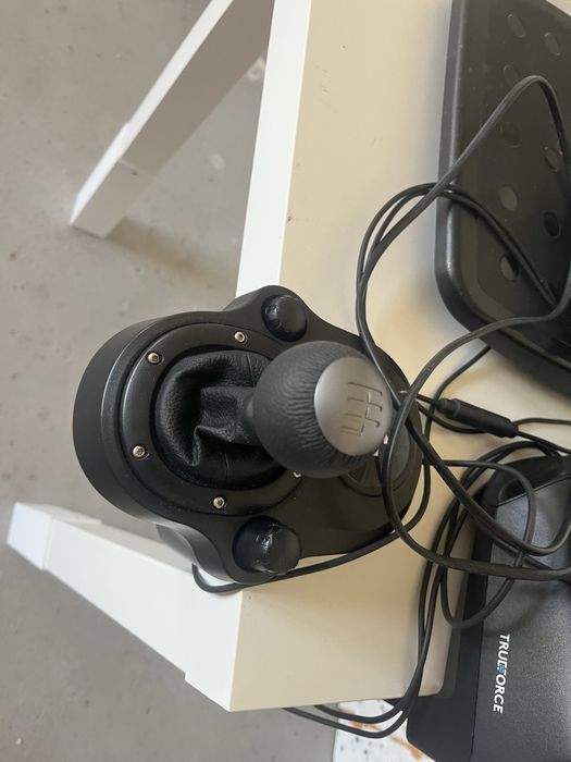 Kierownica Logitech G923 RACING z pedałami i shifterem- xbox i PC