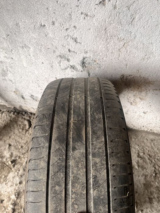 Резина 215/50R17