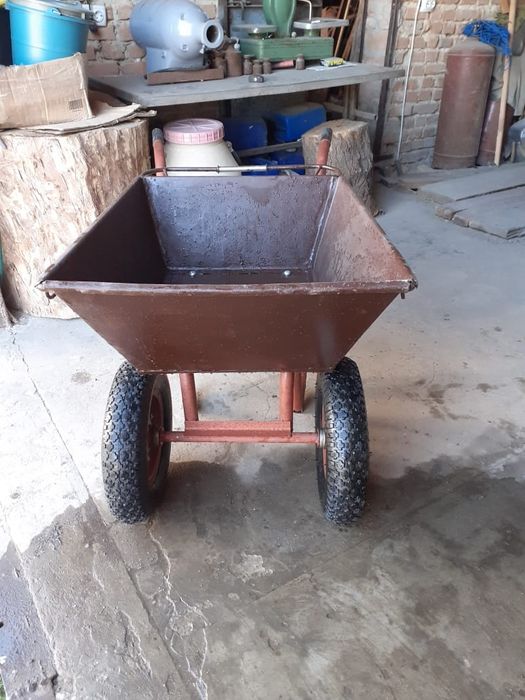 Возик садовий двоколісний