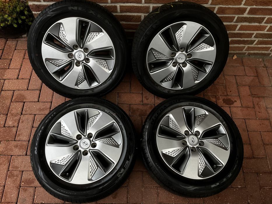 Koła kompletne 215/55 R17 Hyundai OE – Nexen Nfera SU1-letnie-czujniki