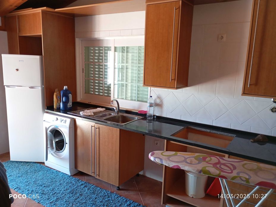 Quinta em sitio idílico e soalheiro. Grande terreno agrícola e rural.