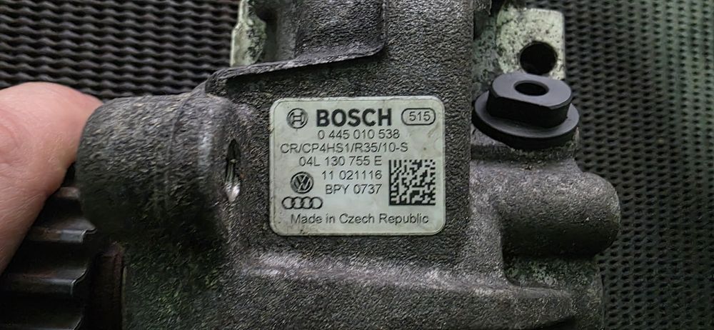 Volkswagen Passat b8 2.0 ТНВД Паливний насос 04L130755E