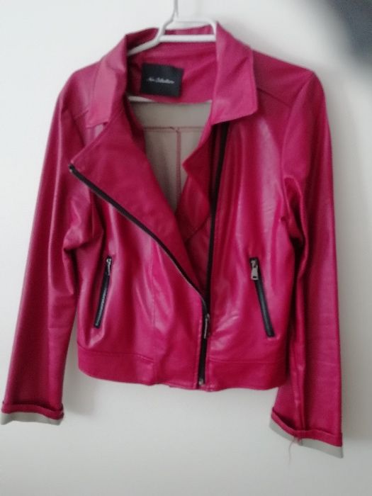 Casaco curto imitação de pele