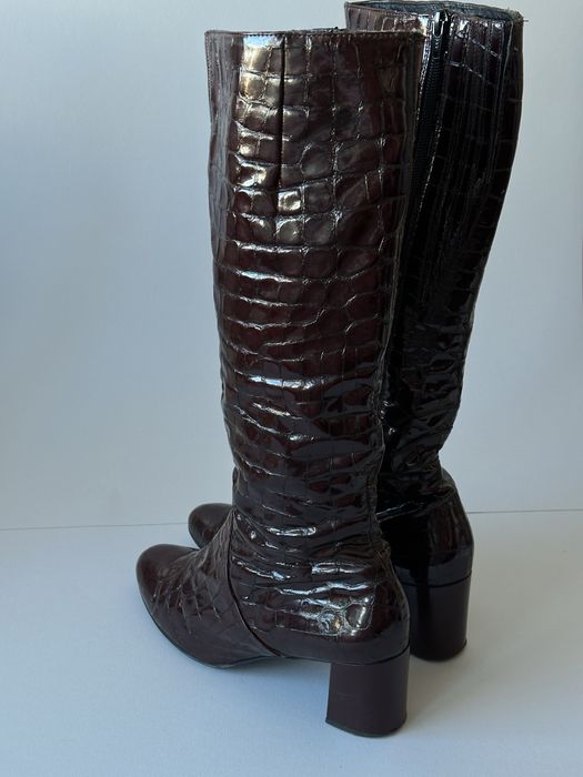 Сапоги жіночі трендового кольору бордо