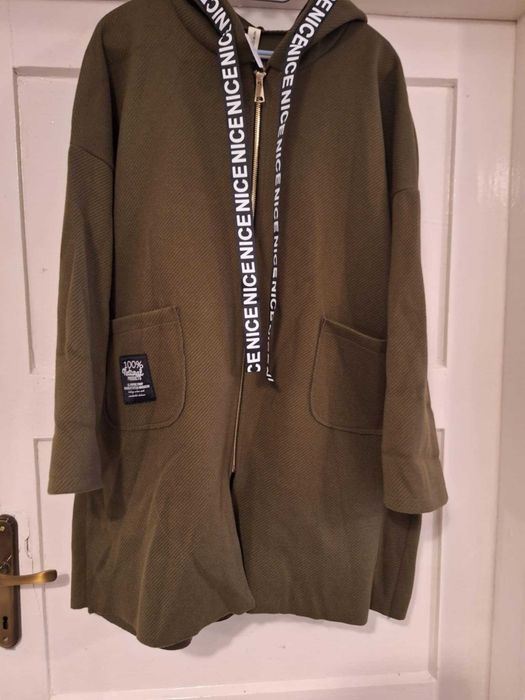 Płaszczyk z kapturem . Świetny. Khaki. 124 biust.