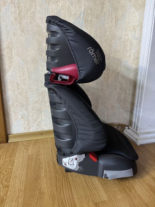 Дитяче автокрісло Britax Romer 3-12 років
