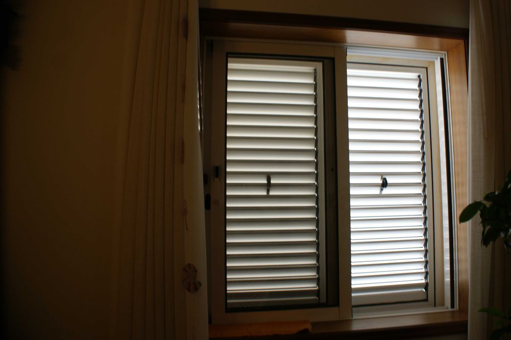 Janelas c/ Vidros Duplo e Persianas Alumínio