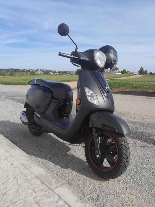 Scooter Fiddle 50 e Sym jet x