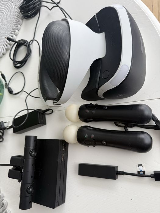 Playstation VR (+ dwa kontrolery, kamera, pad) w zestawie z PS 4 + gry