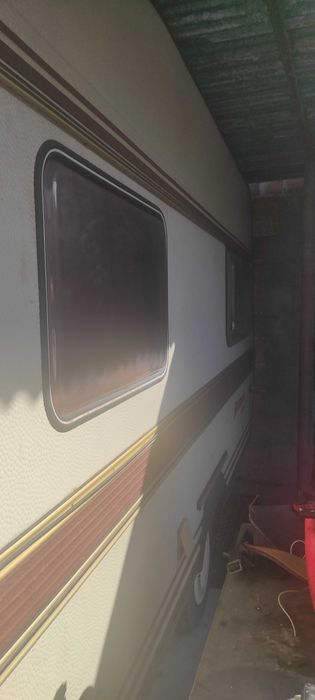 Caravana com avançado