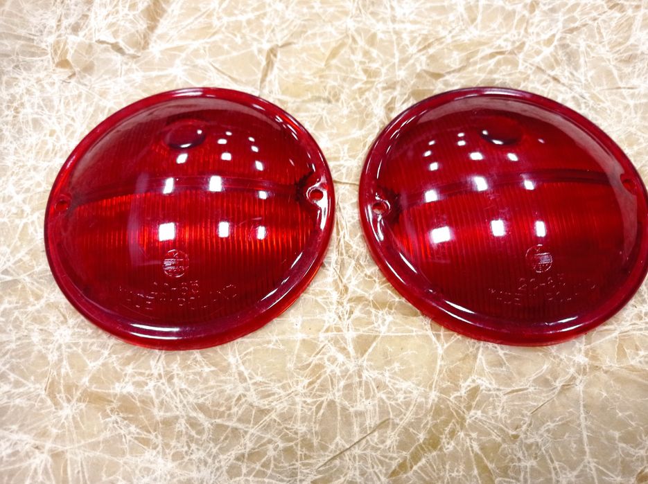 Nowe klosze lamp Ursus C-328 . Oryginał ZEM.