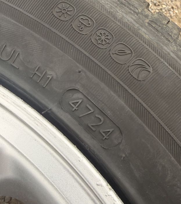 Диски Honda Civic 8 UFO R16 5x114.3 dia 64.1 з резиною