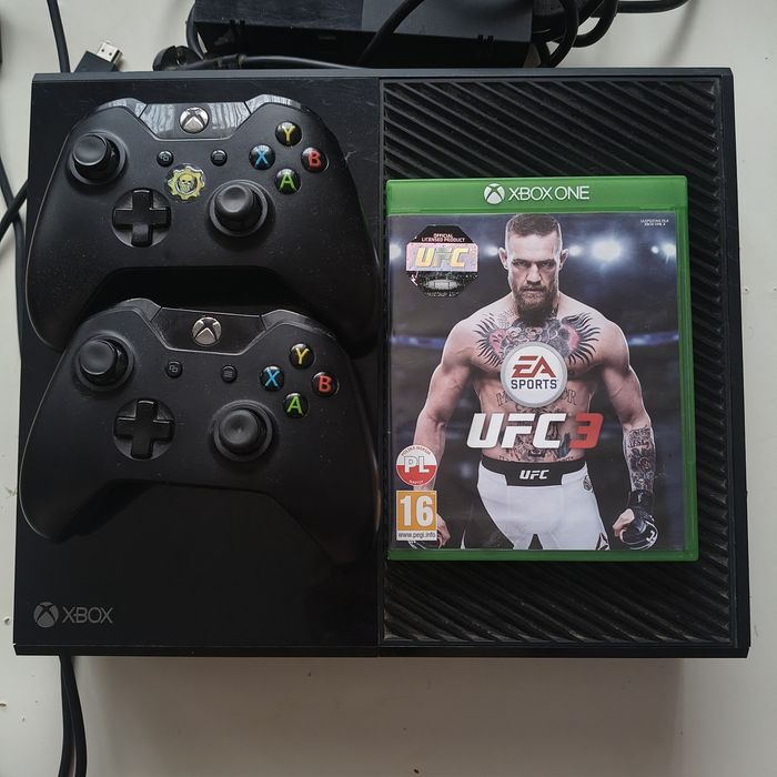 Xbox one (classic) 1T + 2 pady + gra