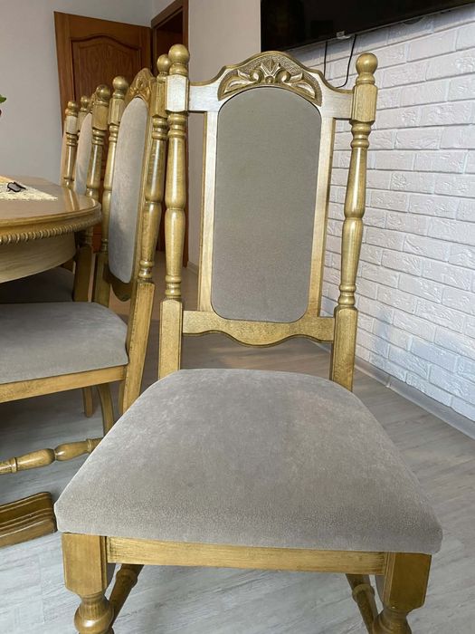 Stół dębowy z krzesłami