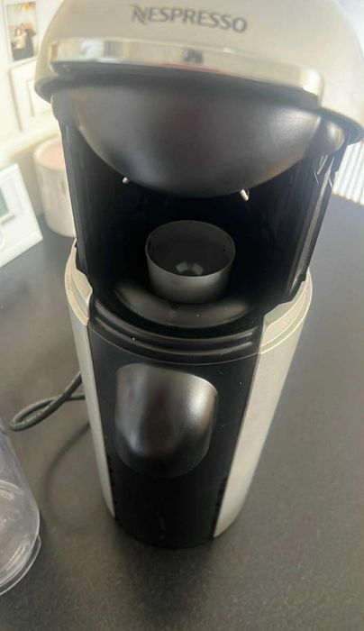 Máquina de café Nespresso vertuo