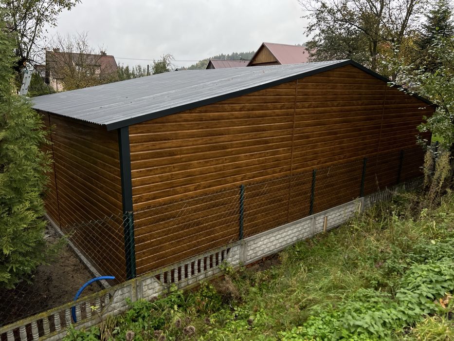 Garaz trzystanowiskowy wzmacniany premium drewnopodobny