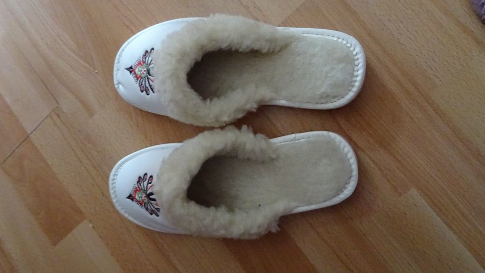 Pantofle domowe damskie

K