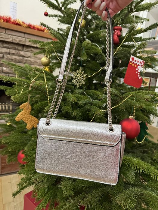 Сумка срібляста срібна клатч нарядна Stradivarius