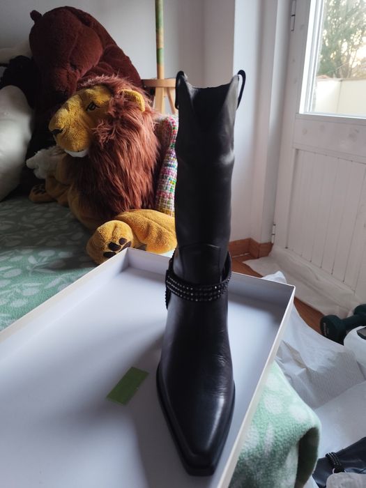 Botas couro pretas