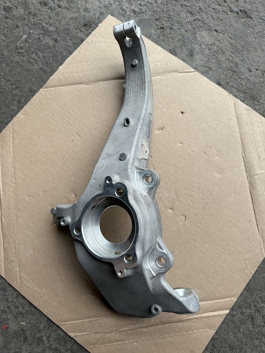 Поворотний кулак цапфа Tesla Y 1188311-00-E