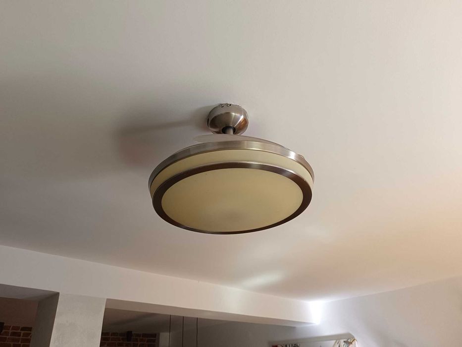 lampa z wentylatorem Westinghouse WH-10 uszkodzona