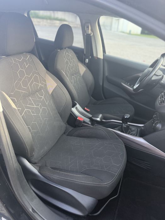 Peugeot 2008 — fotografia 7