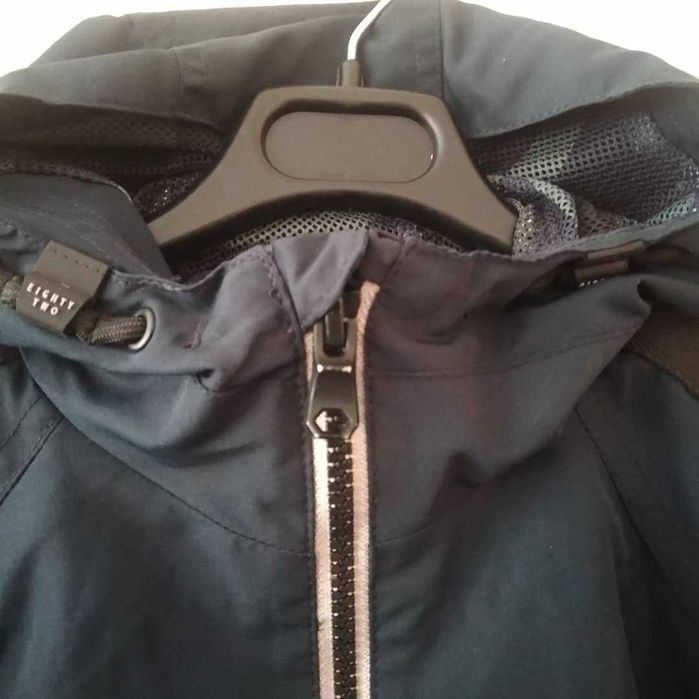 Продам ветровку для мальчика фирмы Next. Размер 104