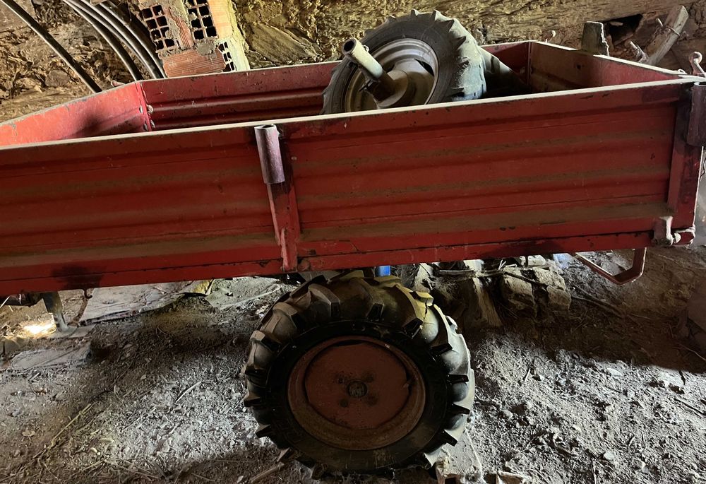 Moto cultivador Lombardini 6LD360, com alfaia e atrelado