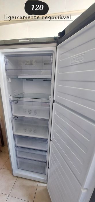 Fogão e freezer E máquina de lavar roupa  à venda