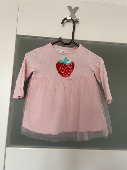 Sukienka z truskawką Sinsay rozmiar 68