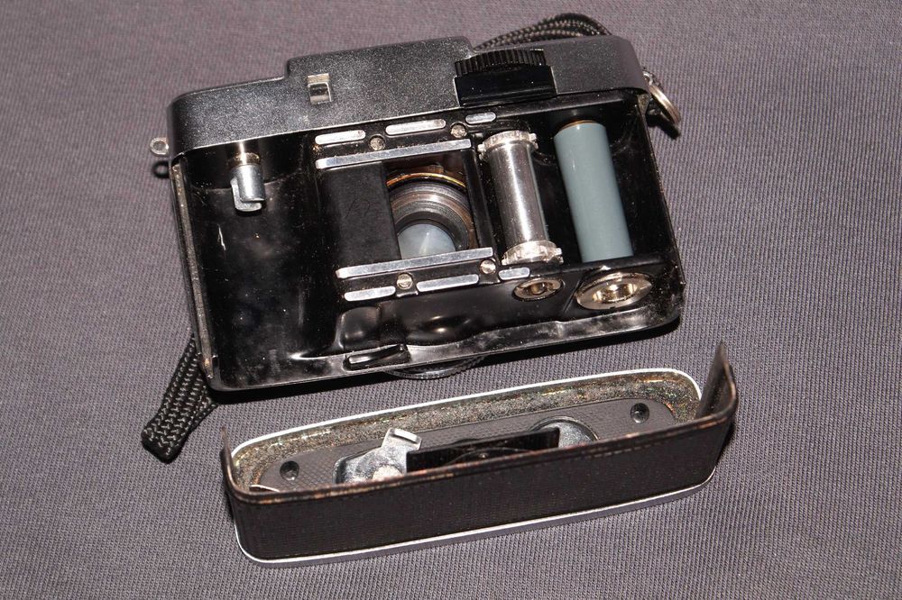 Olympus Pen-D + 32mm f/1.9 Half Frame Rangefinder