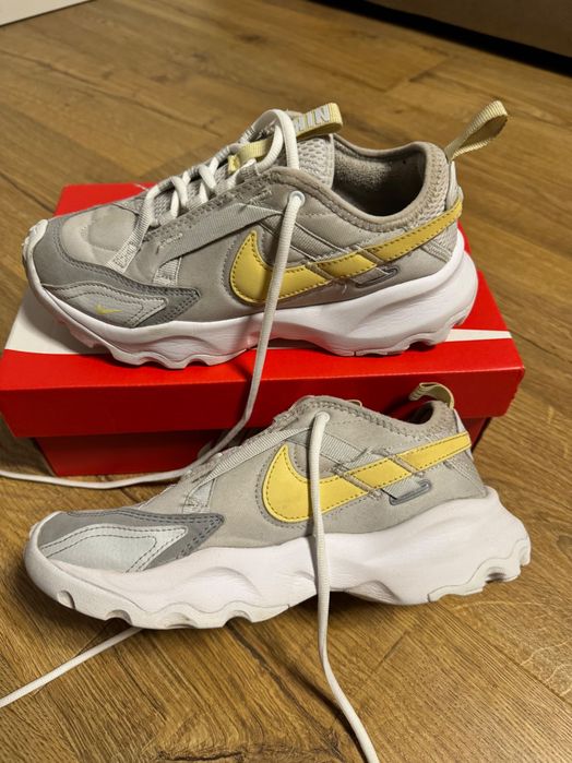 Sneakersy sportowe W Nike TC 7900 rozm. 36,5