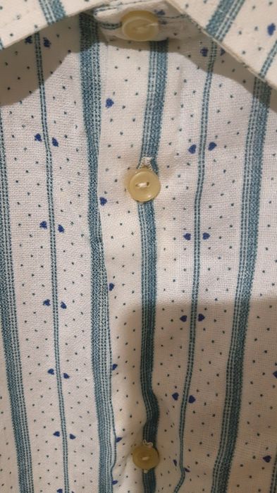 Продам чоловічу сорочку.