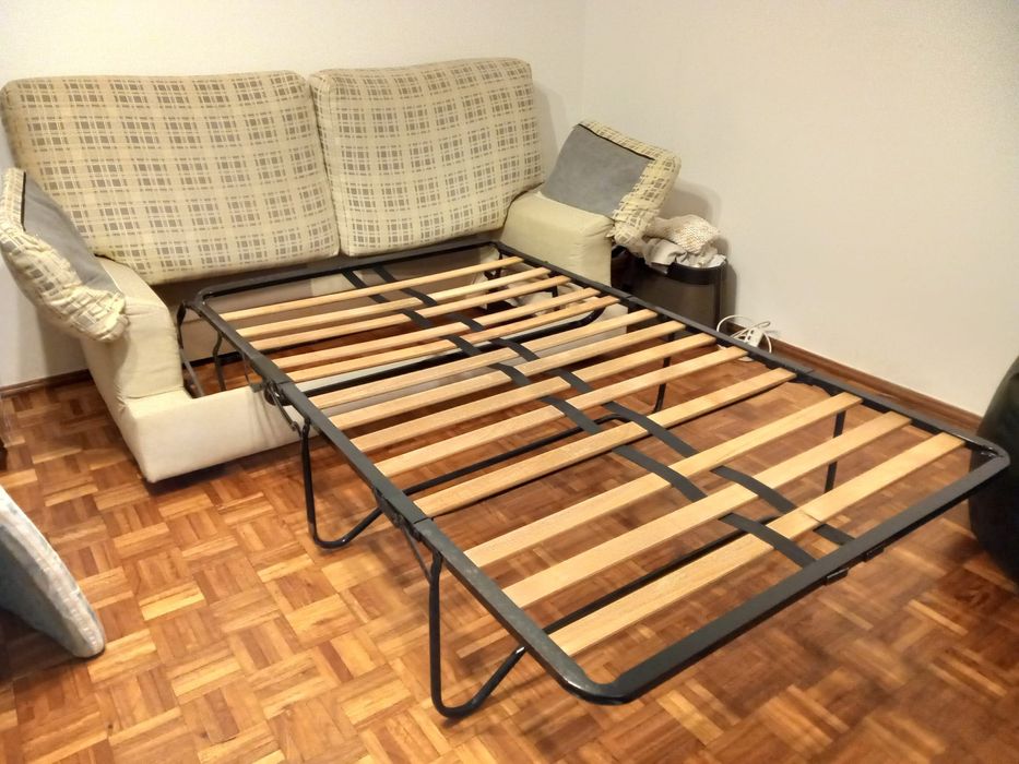 Sofá-Cama com Estrutura Reforçada (Estilo Divã)