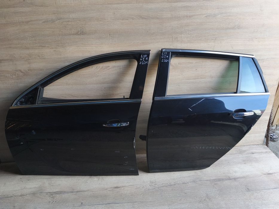 Opel Insignia a drzwi lewy przód kolor z22 c z22c