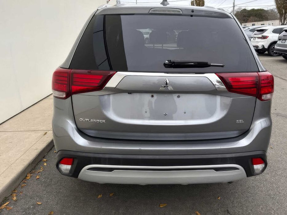 Mitsubishi Outlander SEL S-AWC      2020